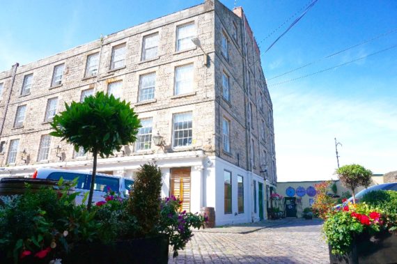 2 Bedroom Flat